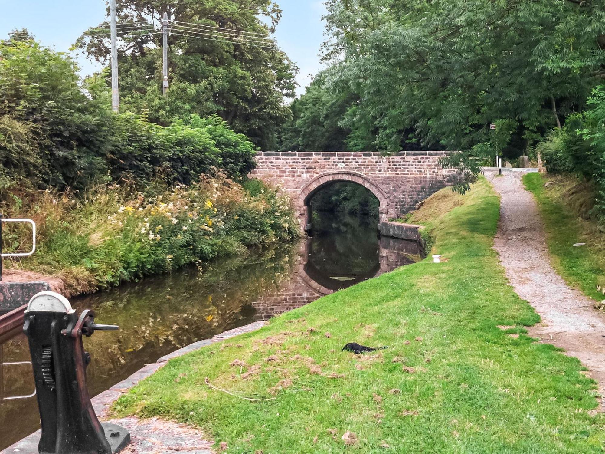 Serenity- Uk38551 Endon 外观 照片